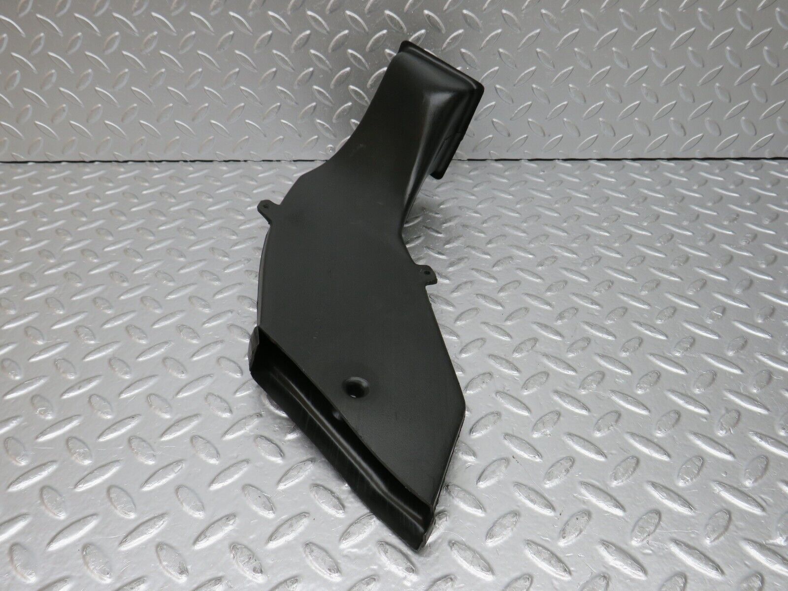 0027 Mercedes-Benz W116 350SE Ventillation Air Duct Right 1168310246