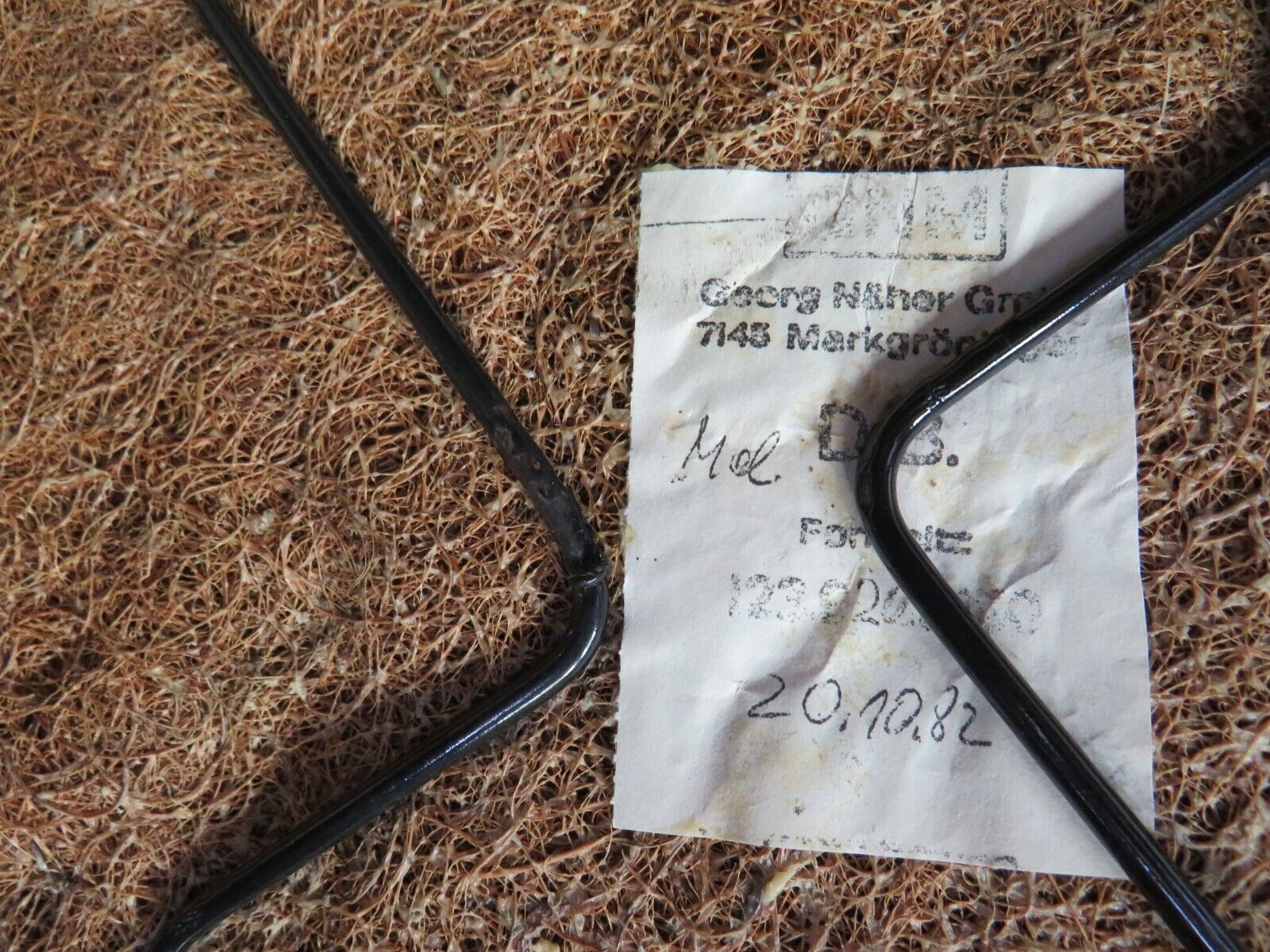 29615 Mercedes-Benz W123 230E Rear Seat Beige