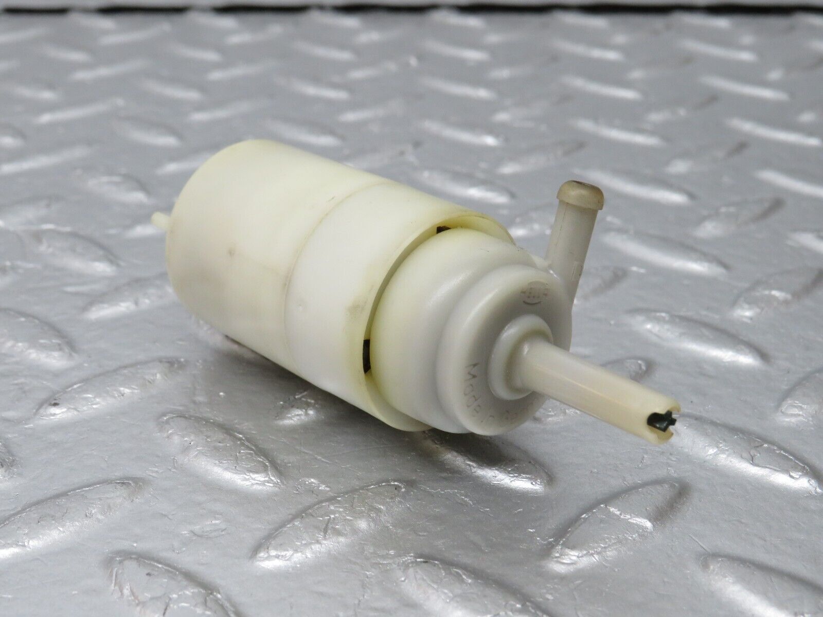 33611 Mercedes-Benz W201 190E 2.0L Windscreen Washer Pump 1248690221