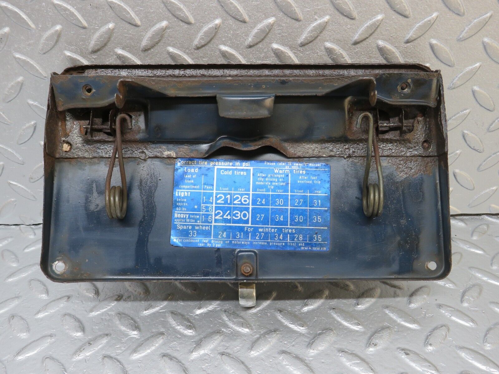 40350 Mercedes-Benz W110 230 Fuel Tank Flap Cap 0005848139