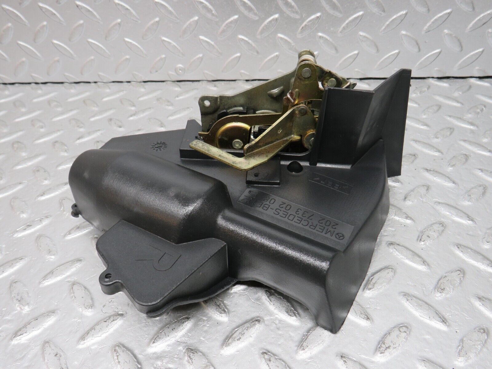 33407 Mercedes-Benz W202 C180 Rear Right Door Lock Mechanism 2027300635