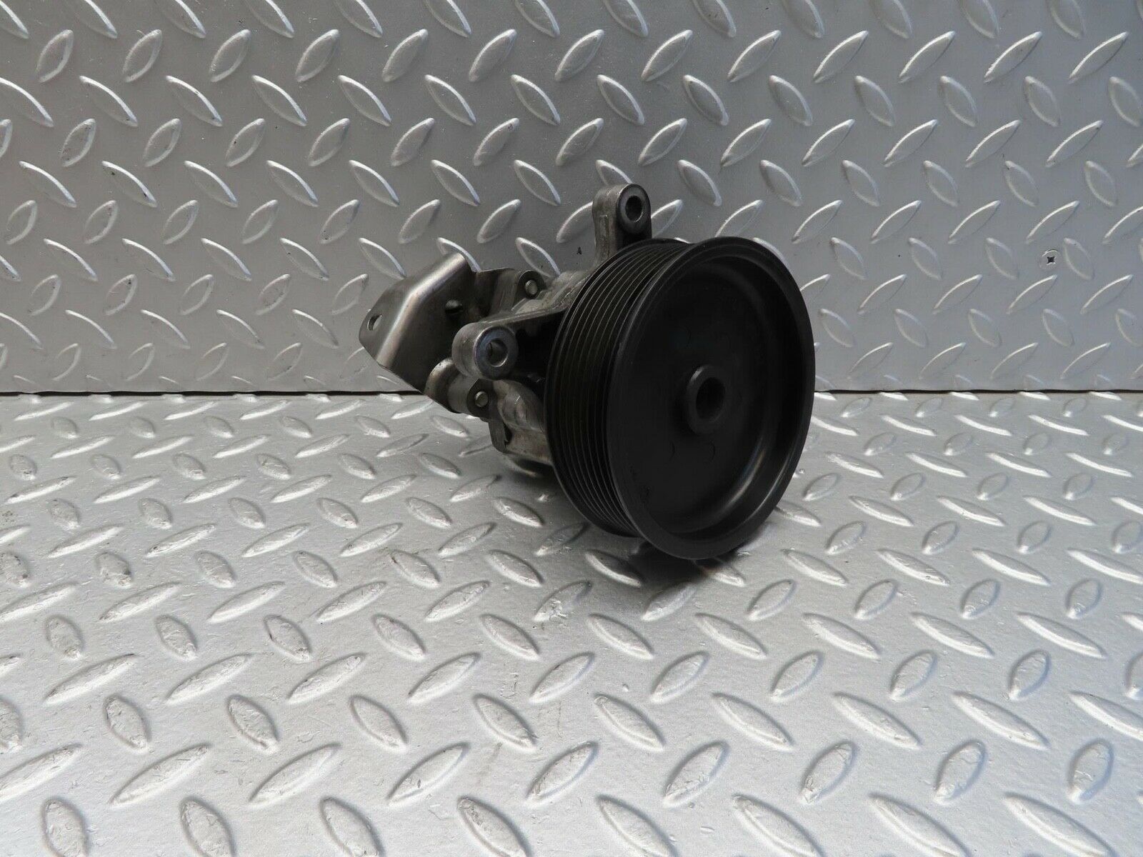 11298 Mercedes-Benz W221 S320 Power Steering Pump 0044669801