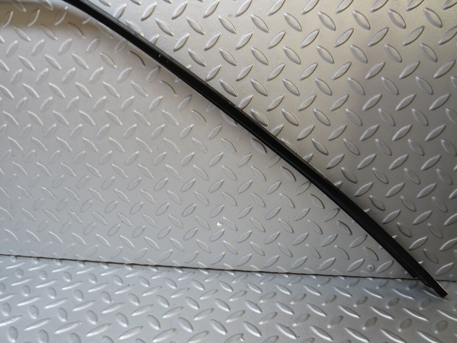 37030 Mercedes-Benz C126 420SEC Coupe Roof Trim Right