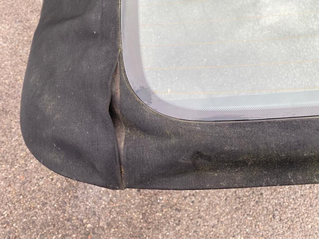 38226 Mercedes-Benz A124 320E Cabriolet Soft Top