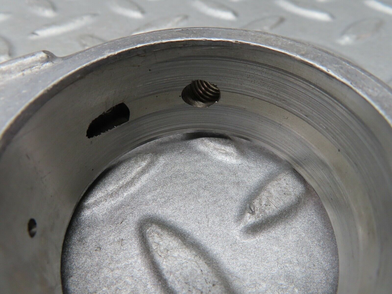 17786 Mercedes-Benz W116 450SEL Camshaft Tower Bearing 1160514818