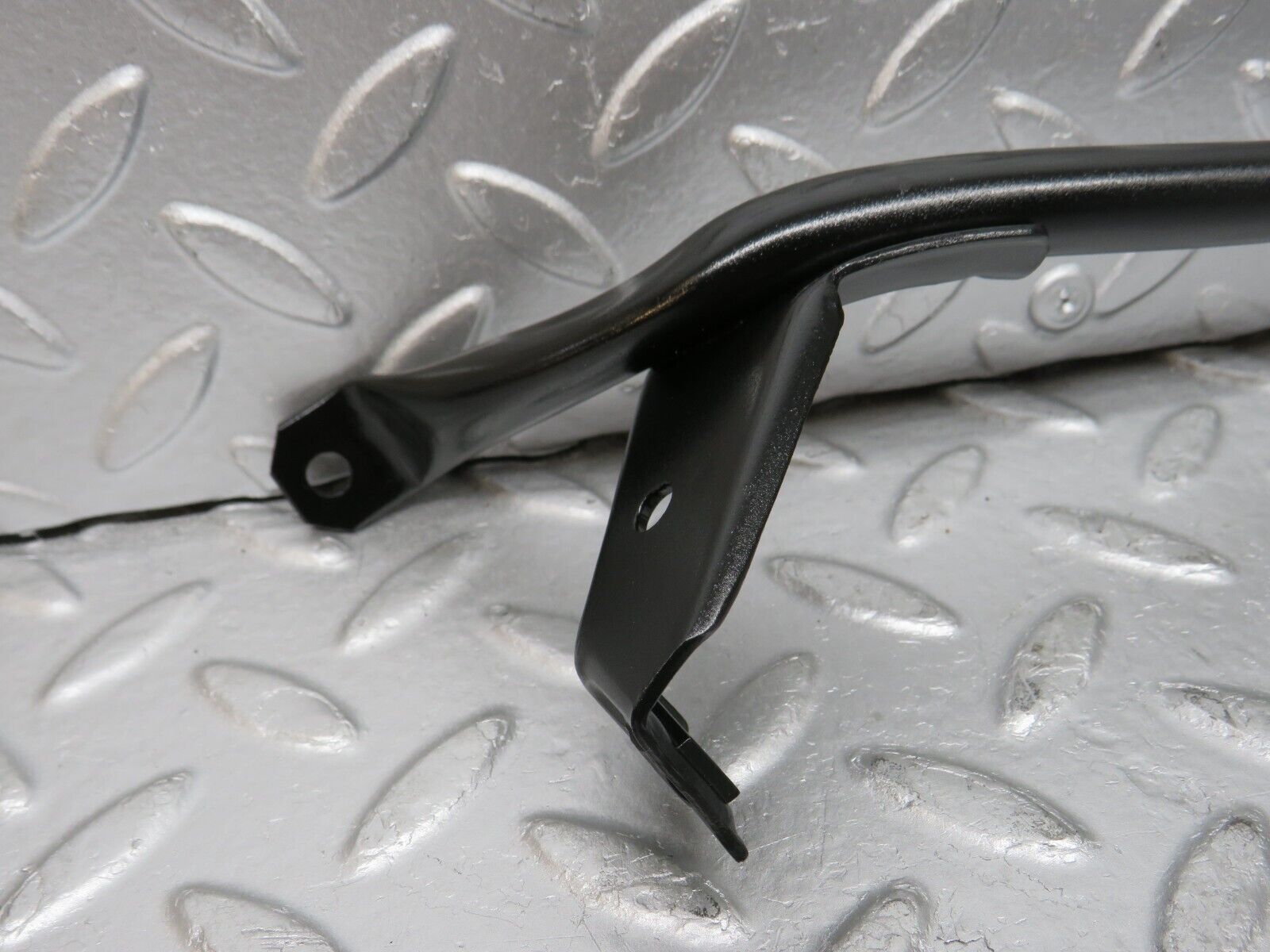 32540 Mercedes-Benz S124 300TE Wagon Horn Bracket