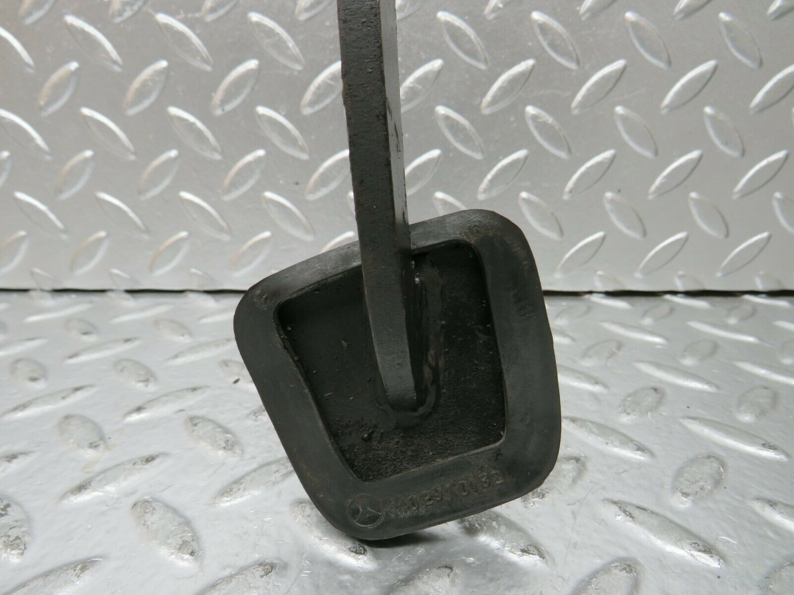 23503 Mercedes-Benz W114 280E Brake Pedal With Rubber 1102910182