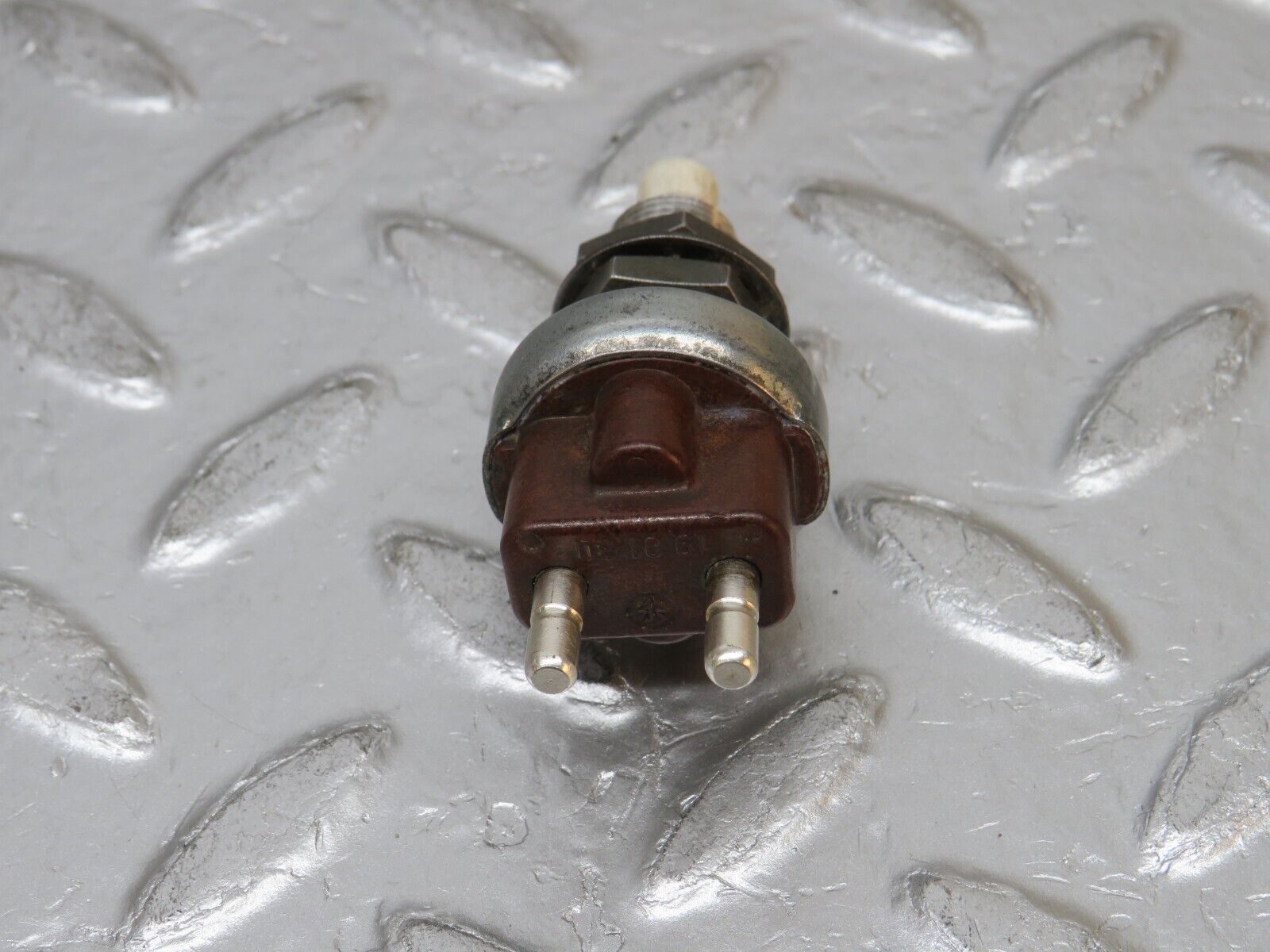 32239 Mercedes-Benz W123 230E Brake Light Contact Switch 190130