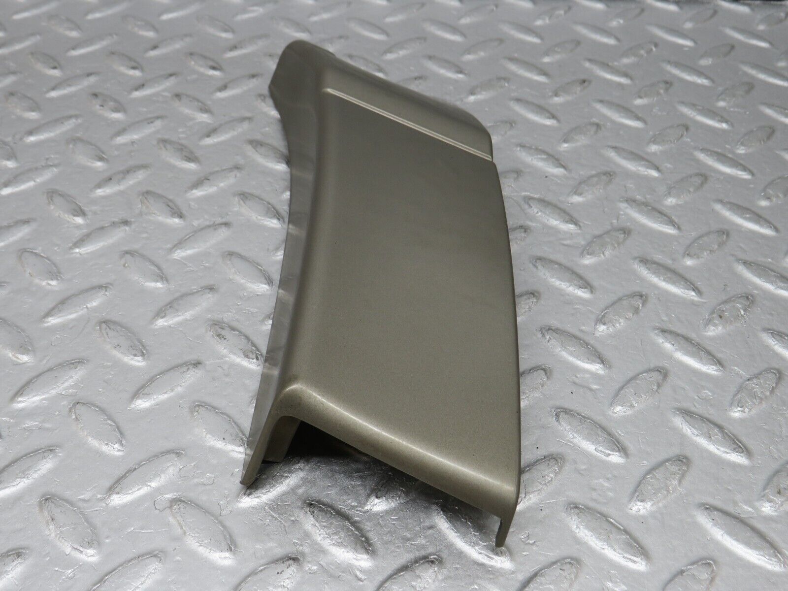 36008 Mercedes-Benz W126 420SE Rear Right Fender Wing Moulding Trim 1266904240