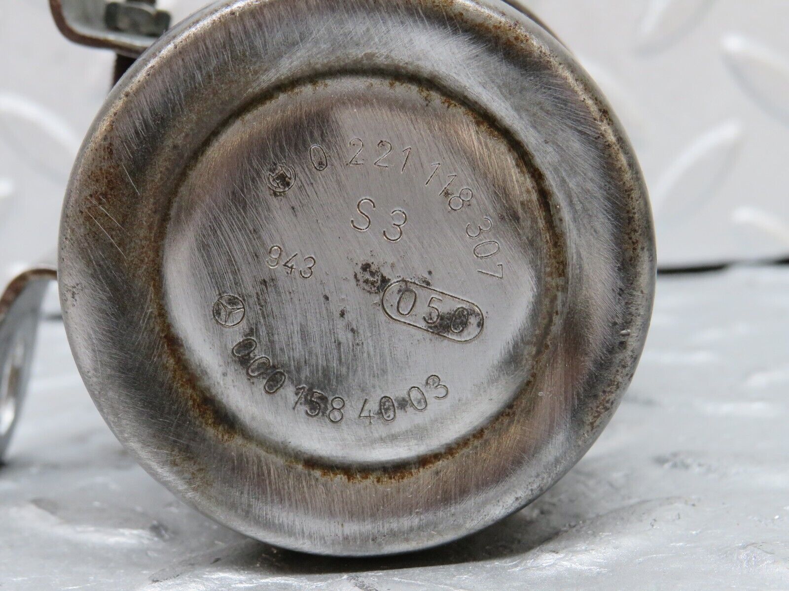 36647 Mercedes-Benz W201 190E 2.0L Ignition Coil Bosch 0001584003 0221118307