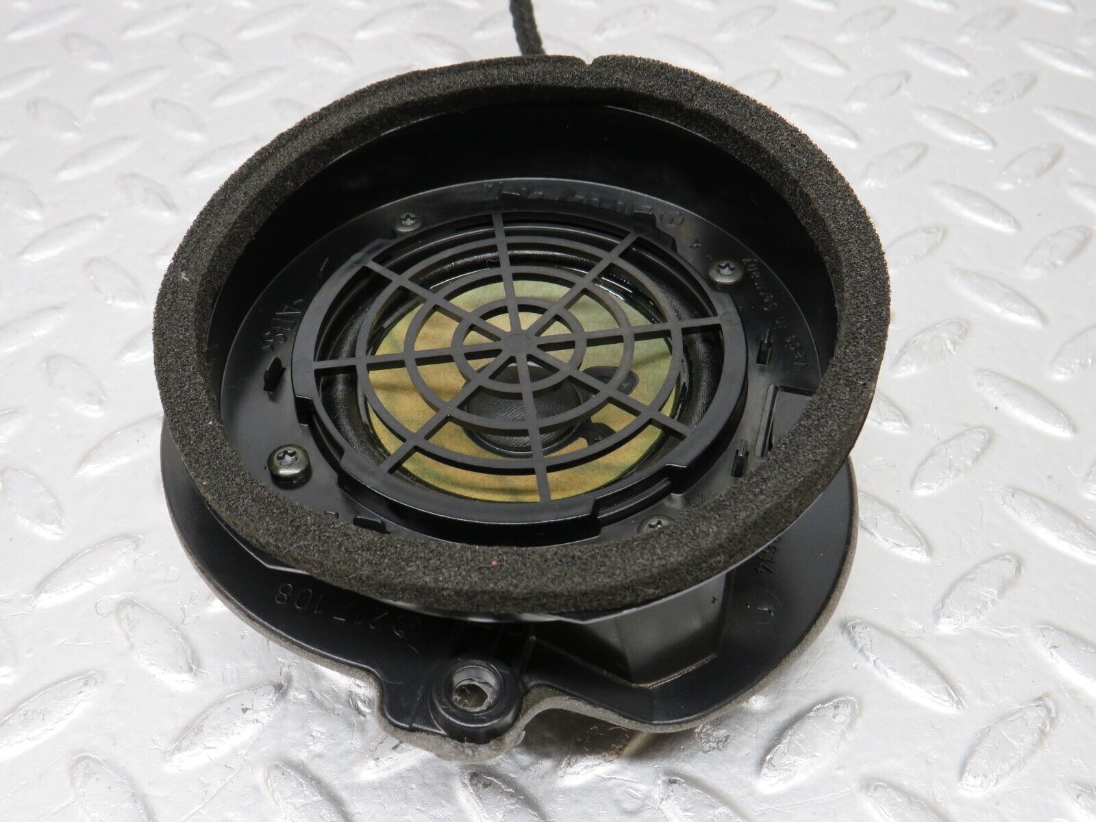 34722 Mercedes-Benz W210 320E Rear Right Door Speaker 2108274014 2108273614