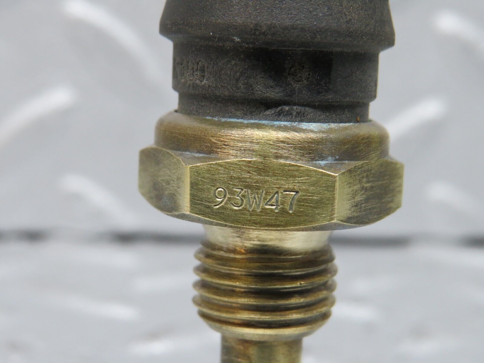 38663 Mercedes-Benz R129 280SL Coolant Temperature Sensor Beru 0095423517