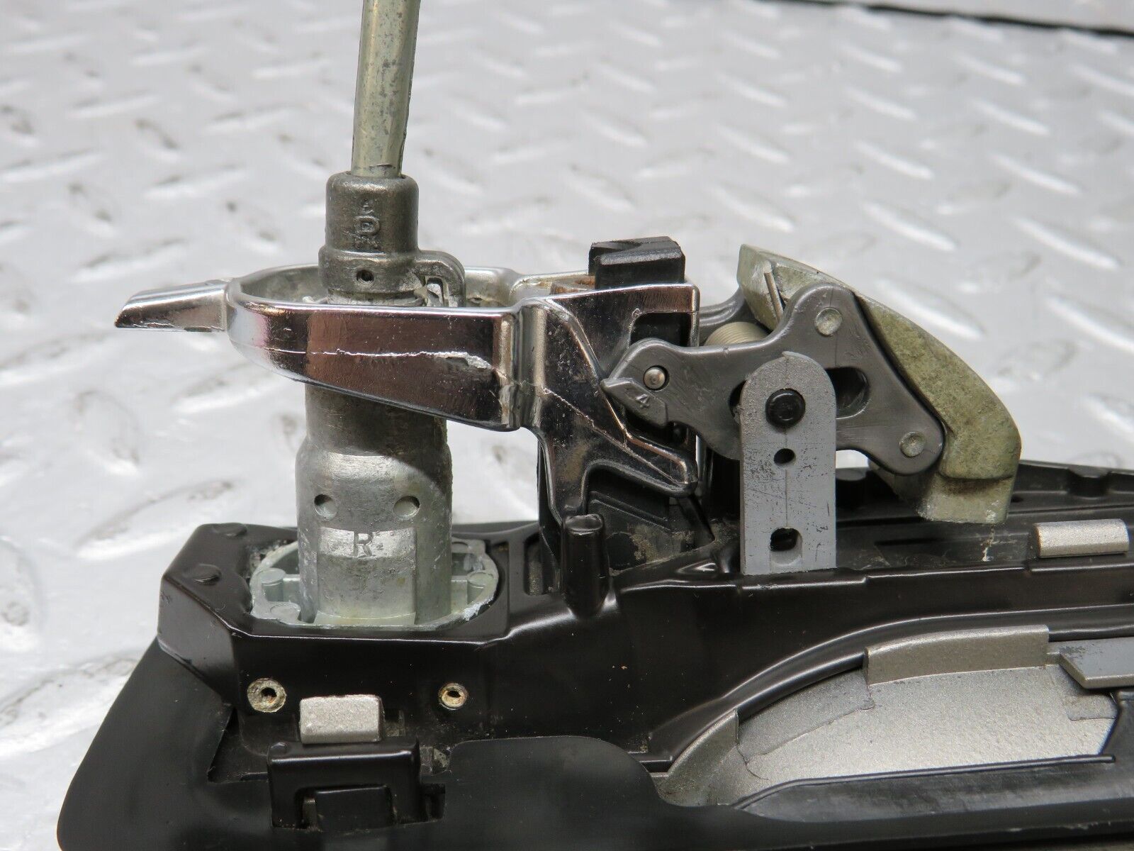 36872 Mercedes-Benz C126 420SEC Coupe Right Door Exterior Handle No Key