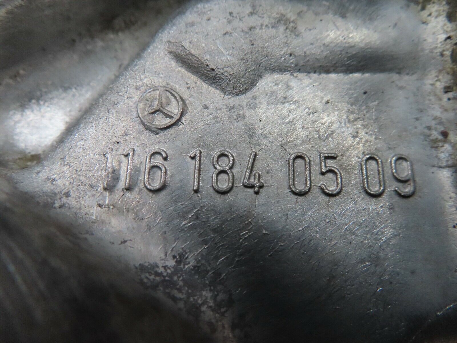 17710 Mercedes-Benz W116 450SEL Oil Filter Housing 1161840509