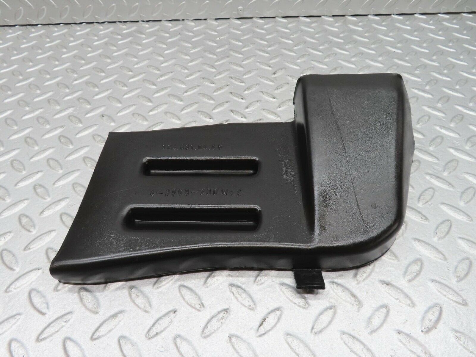 16193 Mercedes-Benz W124 260E Ventilation Air Duct Right Side 1248310446