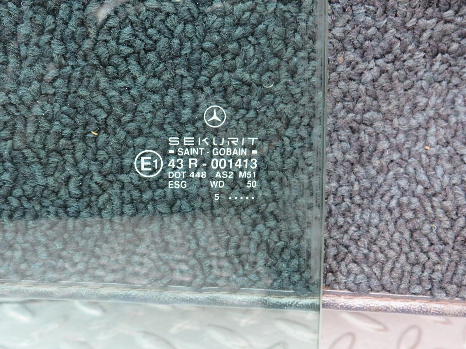 39664 Mercedes-Benz R129 320SL Coupe Right Door Window Glass