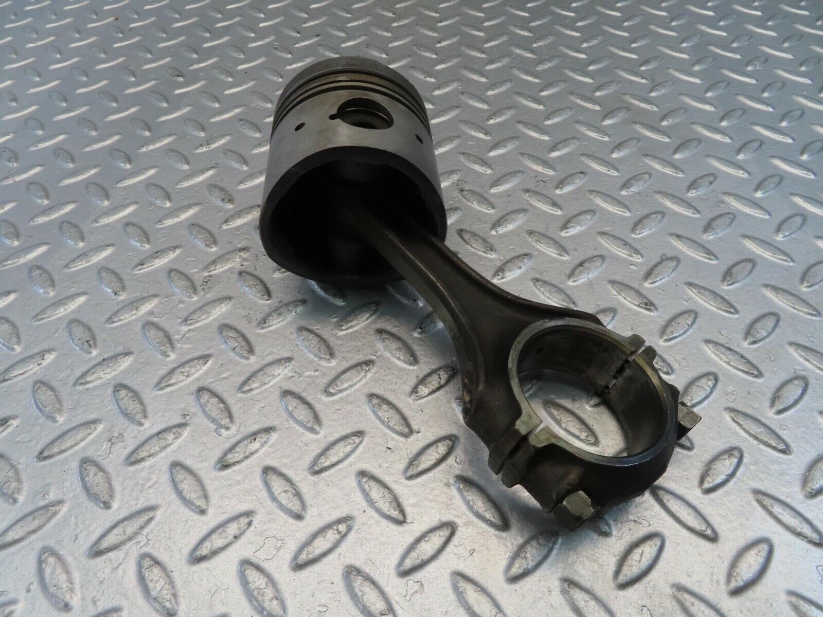 10997 Mercedes-Benz W115 220D Piston With Connecting Rod 86.98 mm