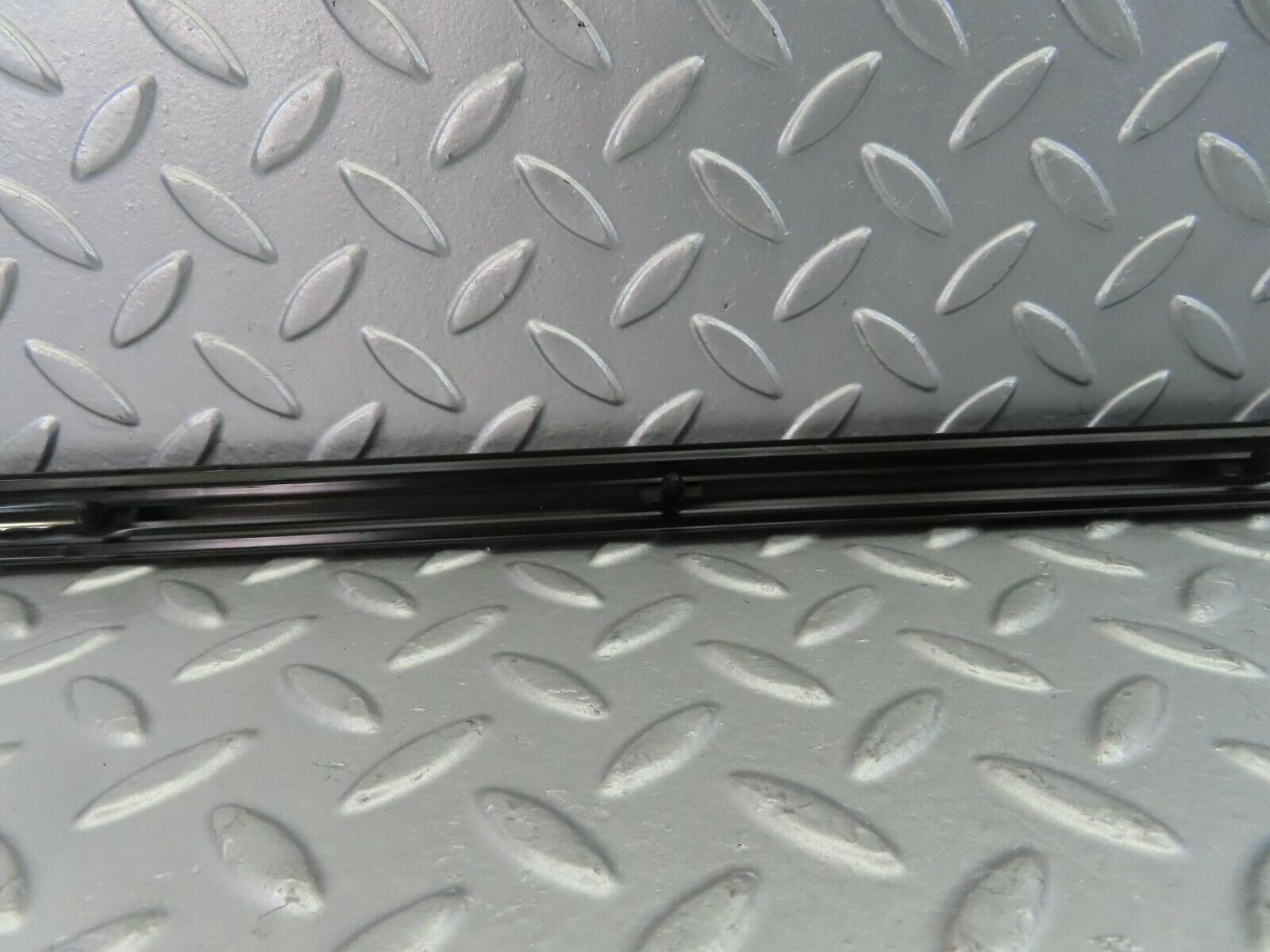 10277 Mercedes-Benz W123 Rear Left Door Centre Moulding Trim