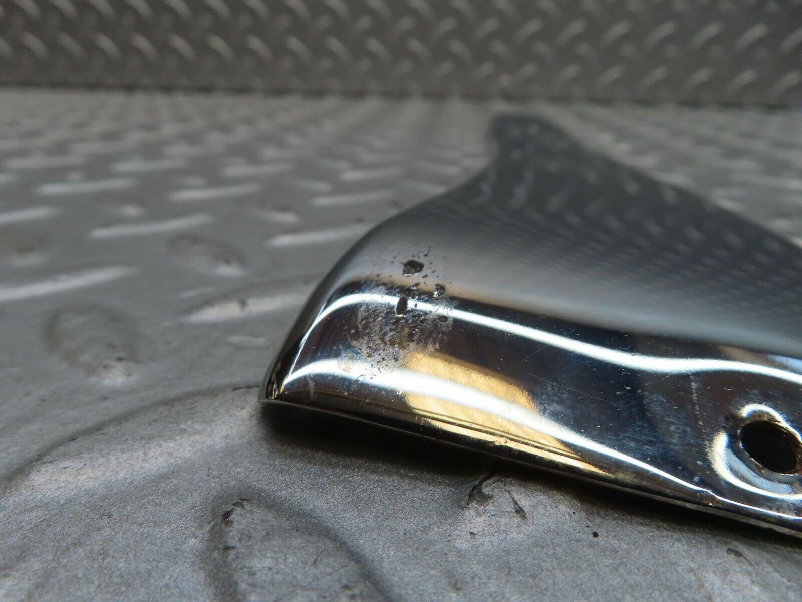 16598 Mercedes-Benz C107 380SLC Left Door Chrome Cover