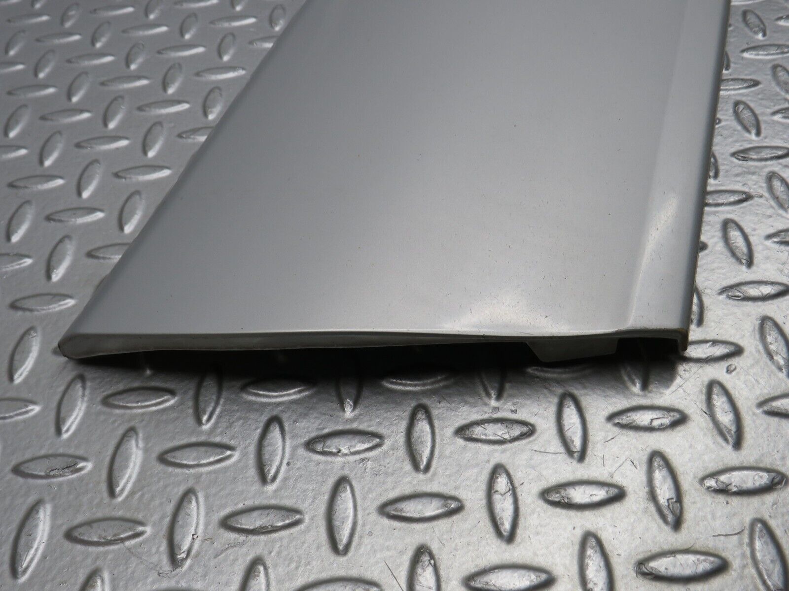 39380 Mercedes-Benz R129 320SL Coupe Left Door Lower Moulding Trim 1296902140