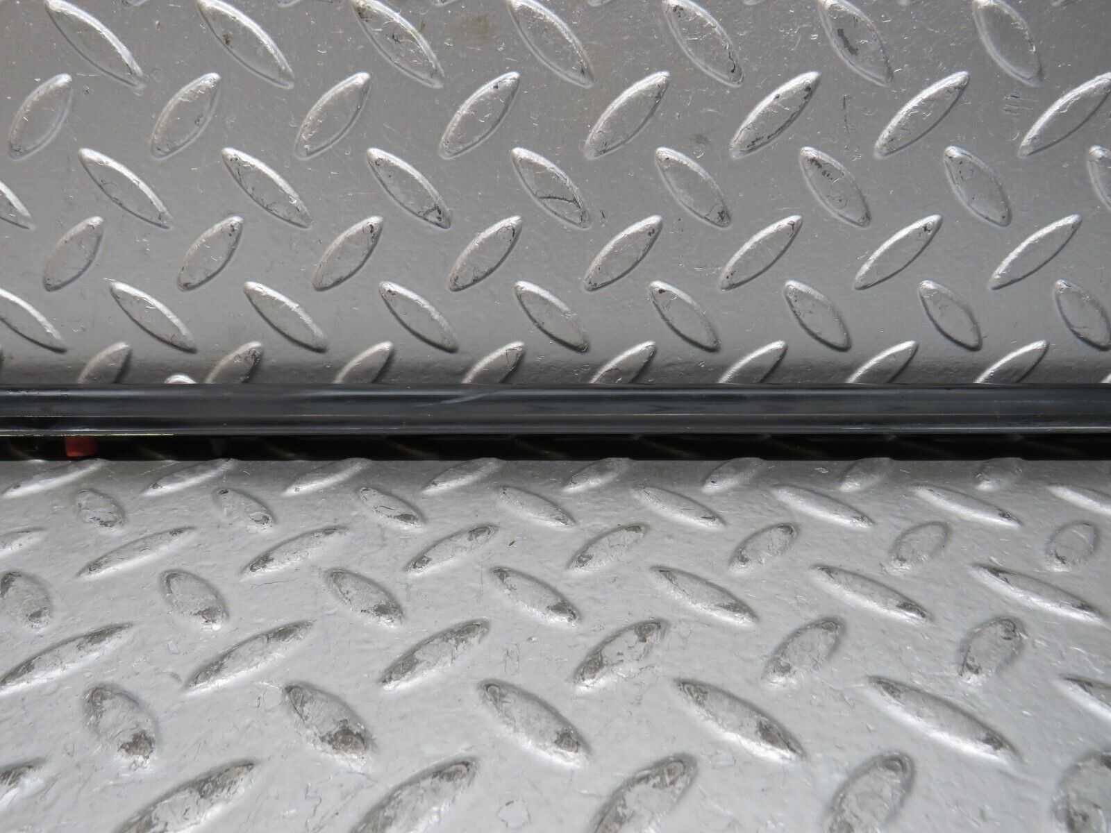 28622 Mercedes-Benz W123 280E Rear Right Door Centre Moulding Trim