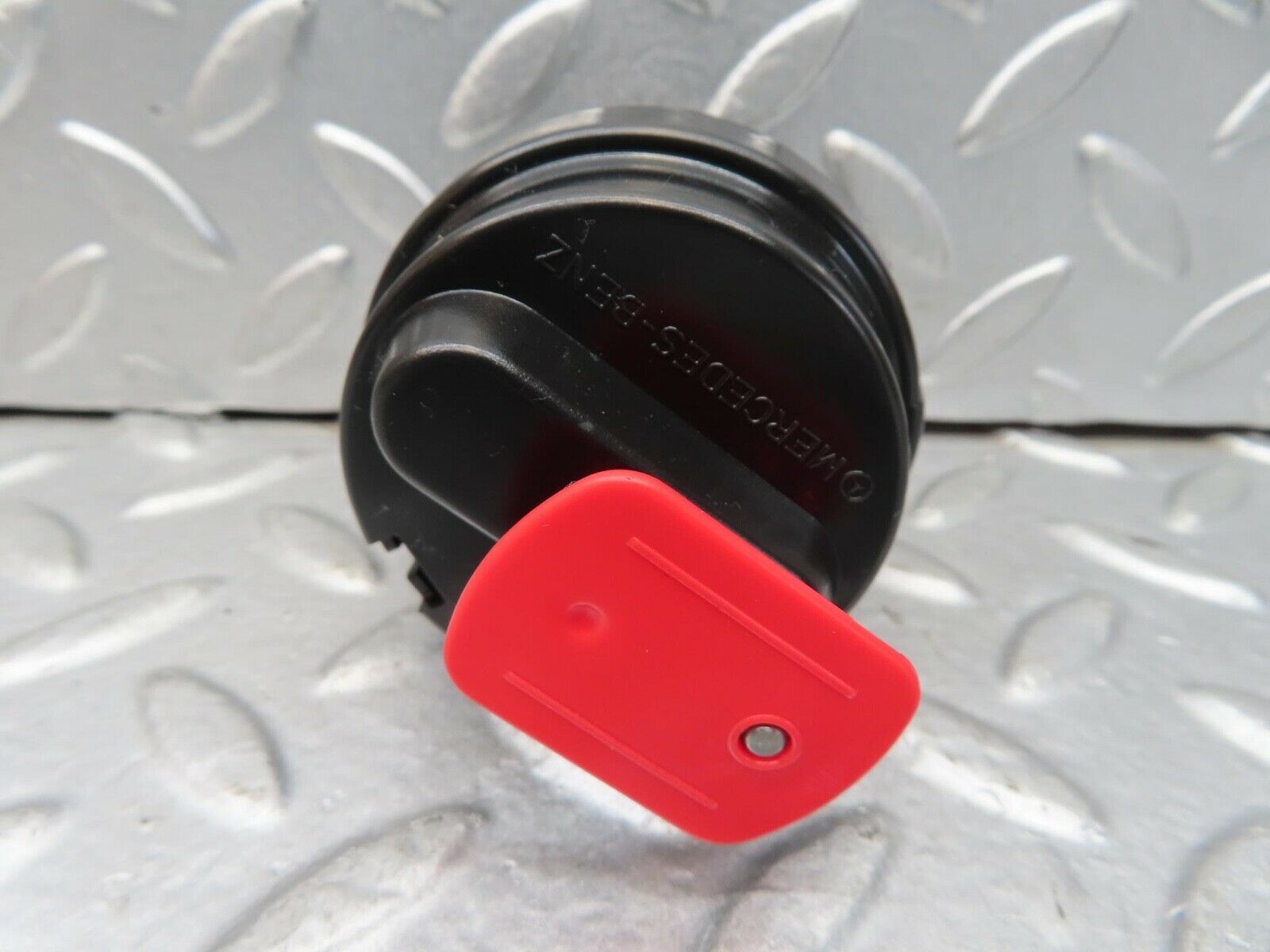 15185 Mercedes-Benz W140 S320 Fuel Tank Flap Cap Vacuum Actuator 400181