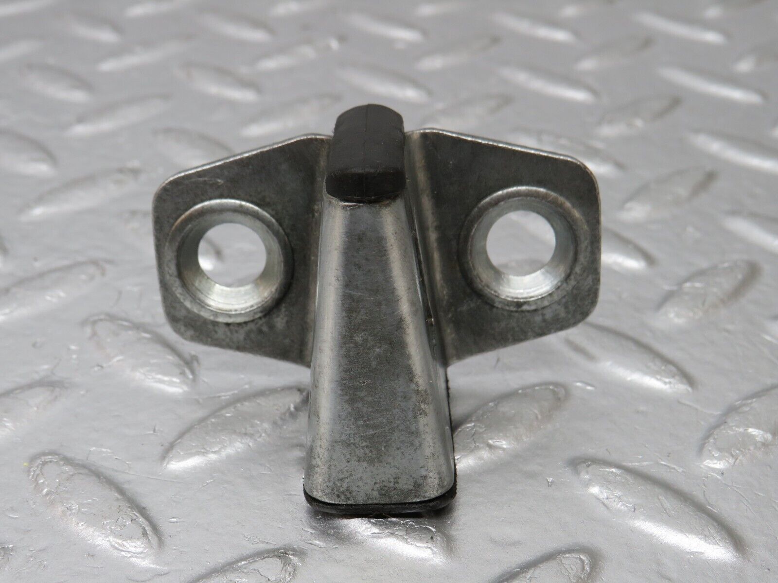 33683 Mercedes-Benz W201 190E 2.0L Door Lock Latch