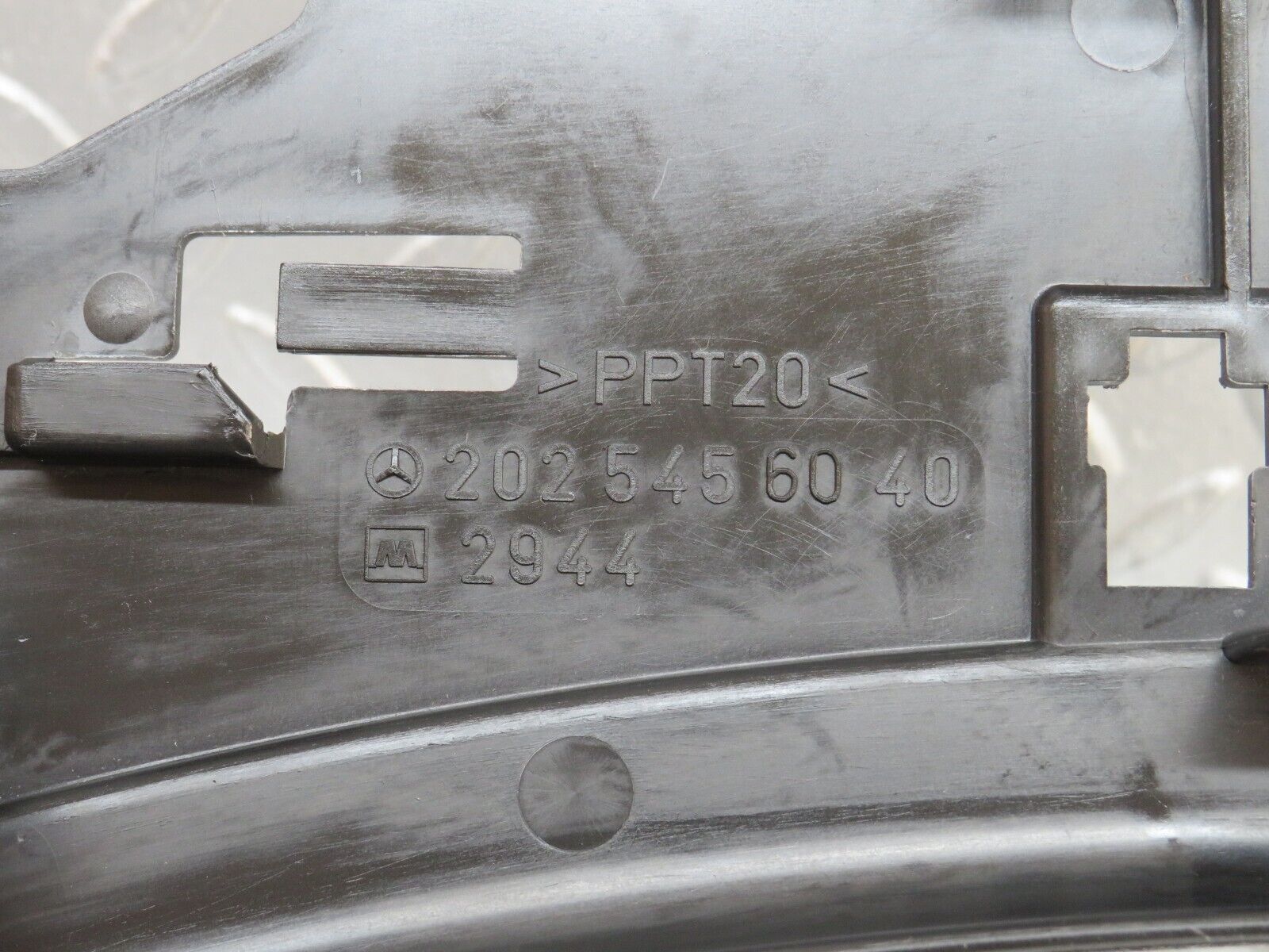 33217 Mercedes-Benz W202 C180 Trunk Floor Cover Panel 2025456040