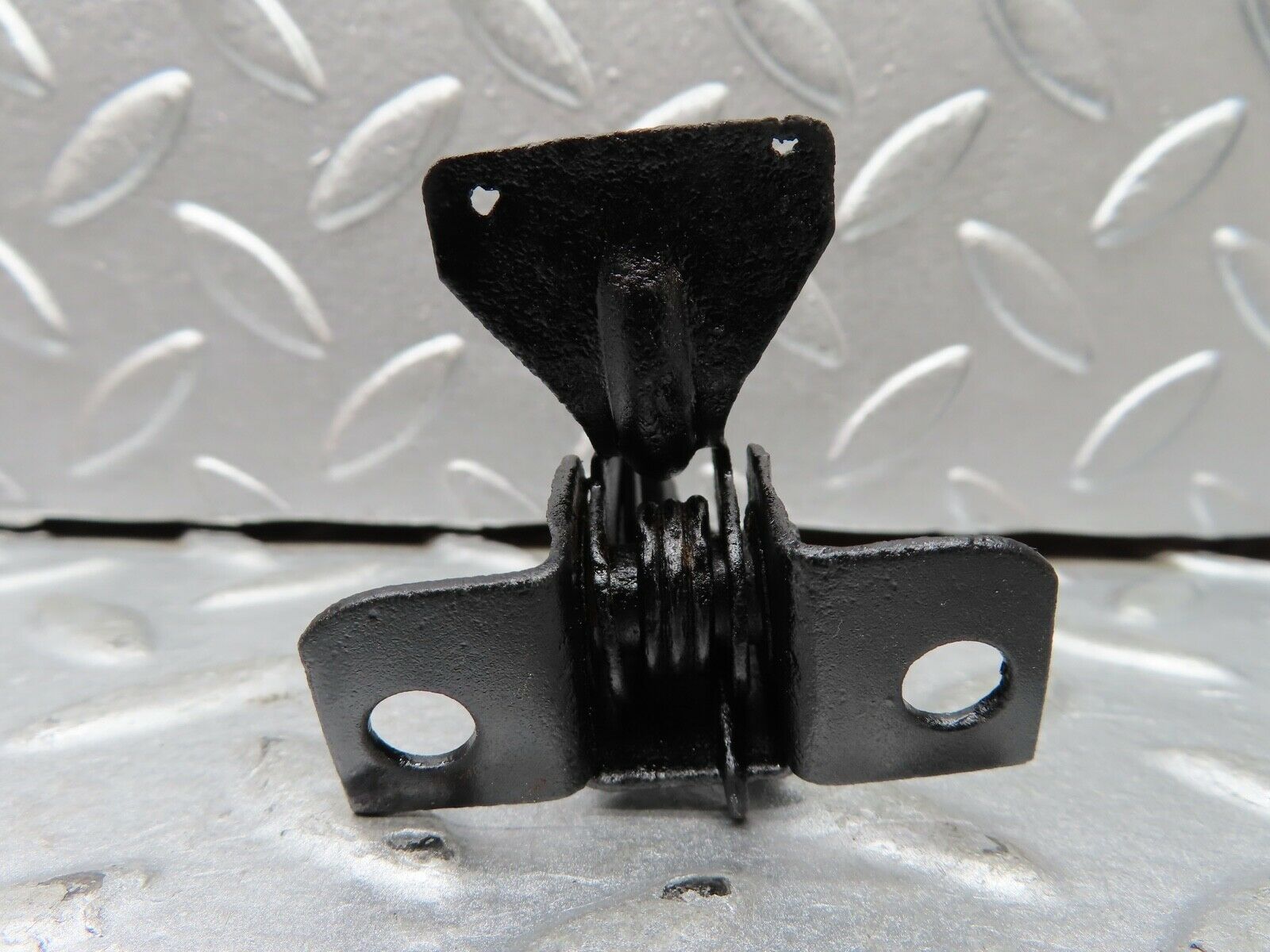 20483 Mercedes-Benz W114 280CE Coupe Bonnet Safety Latch