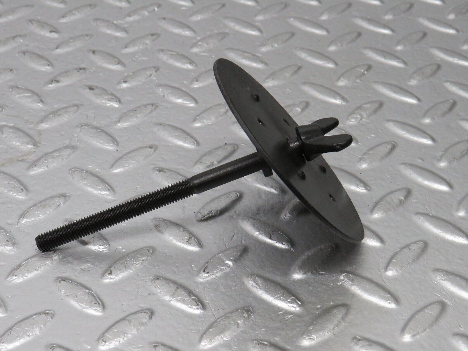 40538 Mercedes-Benz W123 300D Spare Wheel Holder