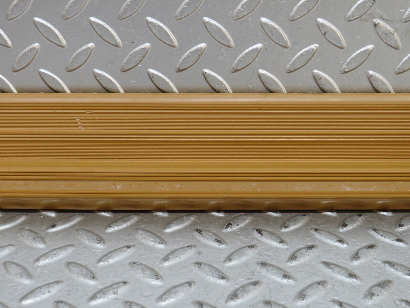 28556 Mercedes-Benz W123 230E Rear Right Door Sill Trim Palomino