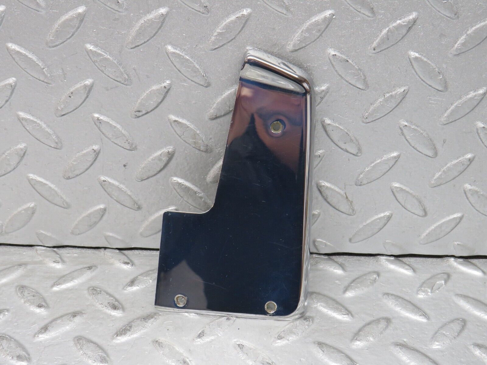 37761 Mercedes-Benz A124 320E Cabriolet Left Door Chrome Cover