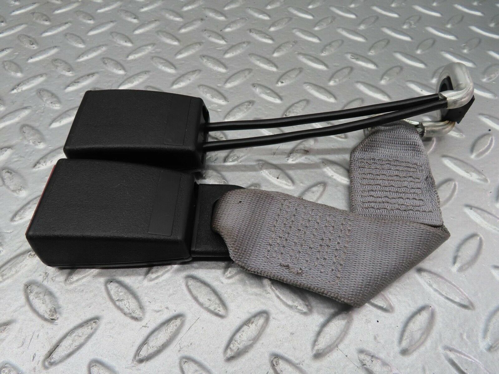 15163 Mercedes-Benz W140 S320 Rear Seat Belt Centre Buckle 1408600269