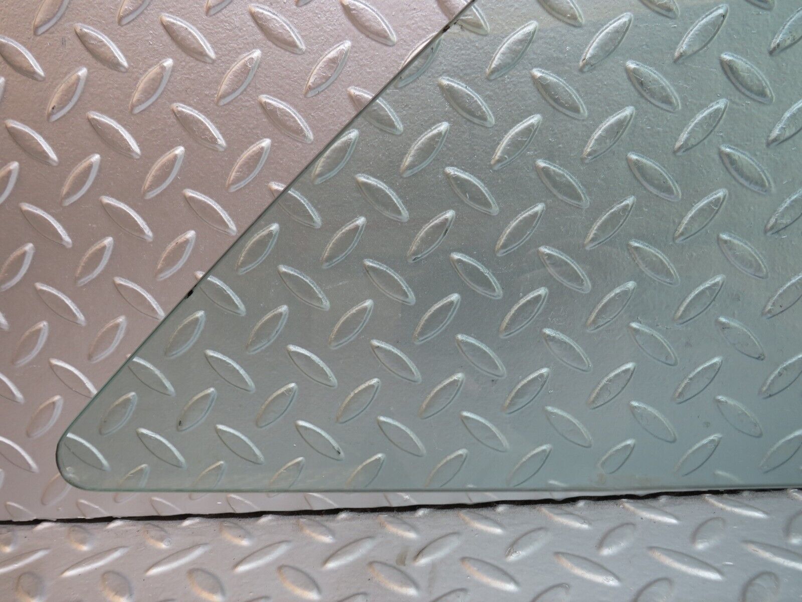 34412 Mercedes-Benz C126 380SEC Coupe Rear Right Window Glass