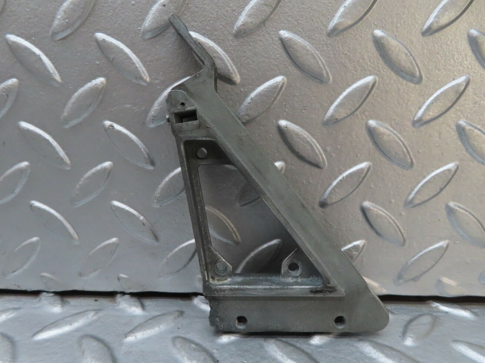 17556 Mercedes-Benz W116 450SEL Wing Mirror Bracket 1167250041