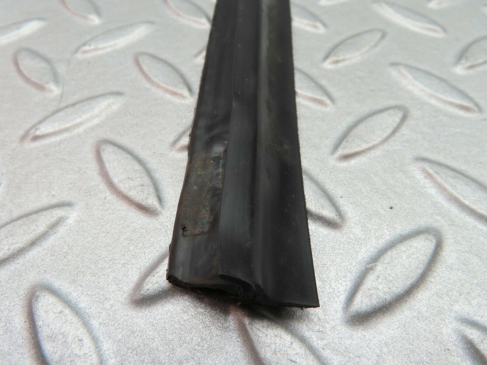 5694 Mercedes-Benz W123 200 Outer Window Weatherstrip Seal Front Left