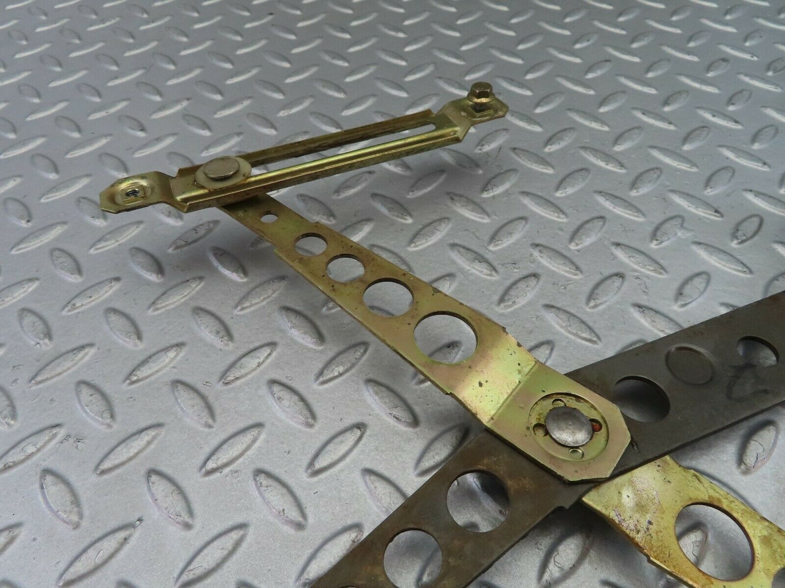 7727 Mercedes-Benz S123 230TE Wagon Front Right Manual Window Regulator