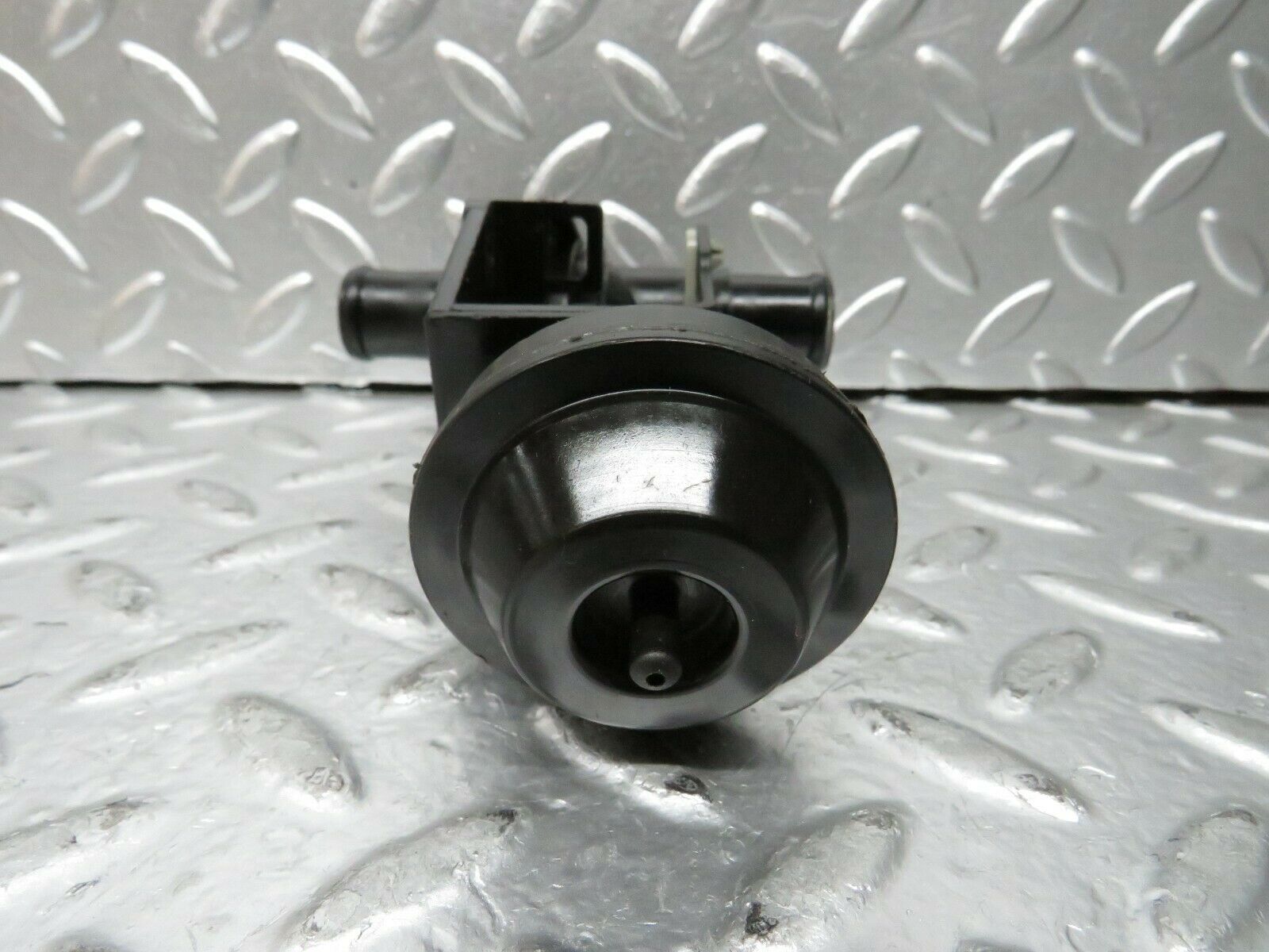 23779 Mercedes-Benz C107 450SLC Coupe Heater Control Valve 1078300584