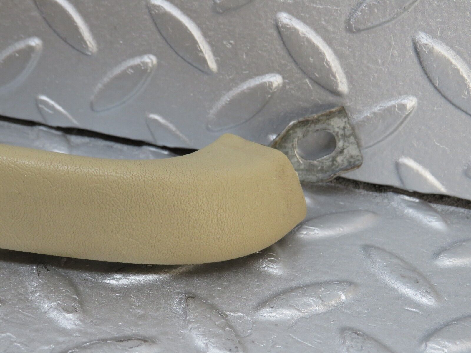 36722 Mercedes-Benz W201 190E 2.0L Interior Door Handle Beige Left 2018100351 2017200128