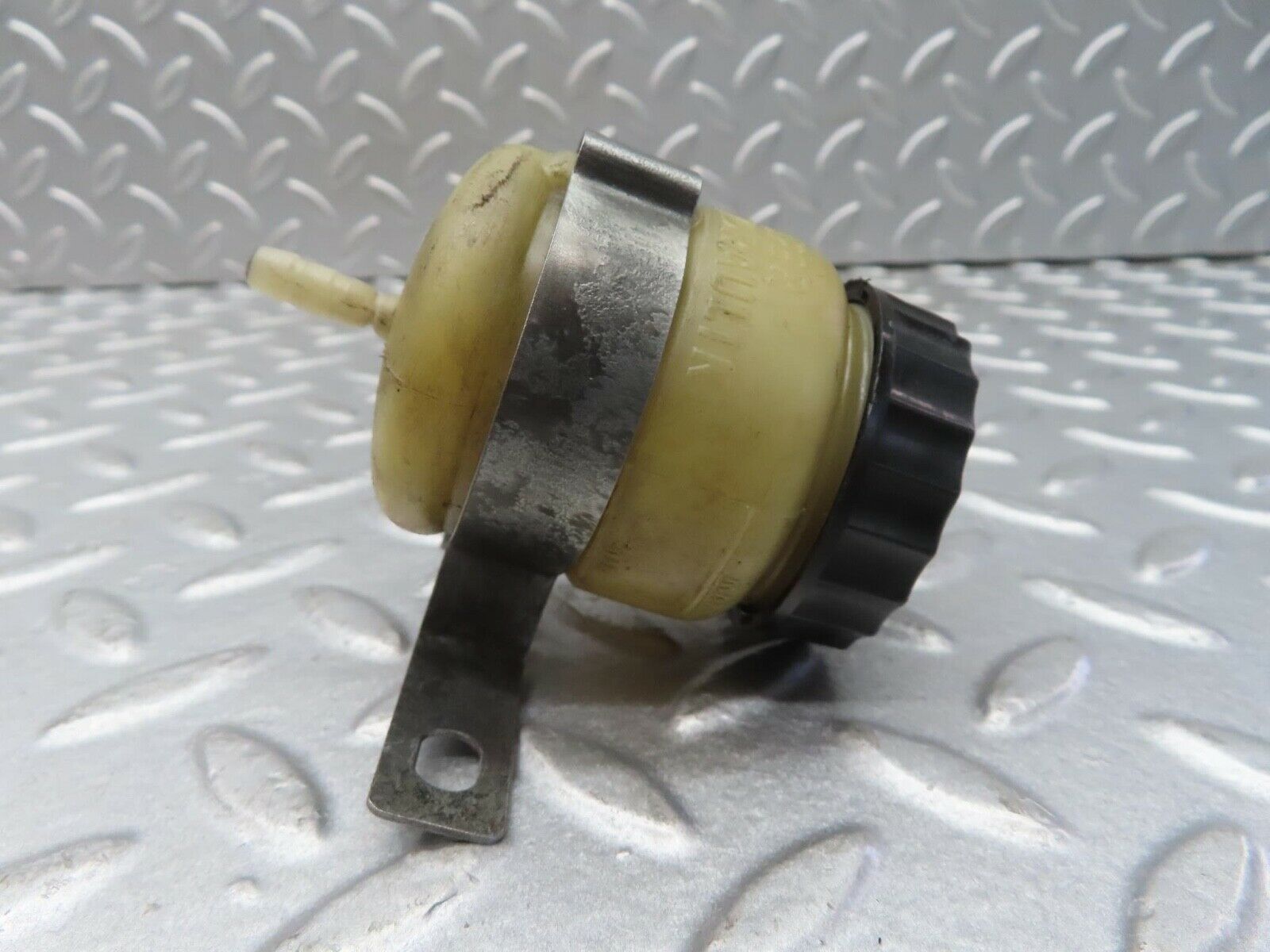 13185 Mercedes-Benz W111 220S Brake Fluid Reservoir Tank