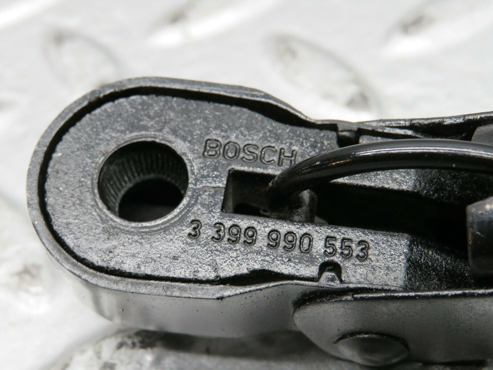 22124 Mercedes-Benz S123 280TE Wagon Left Side Wiper Arm Bosch 3399990553