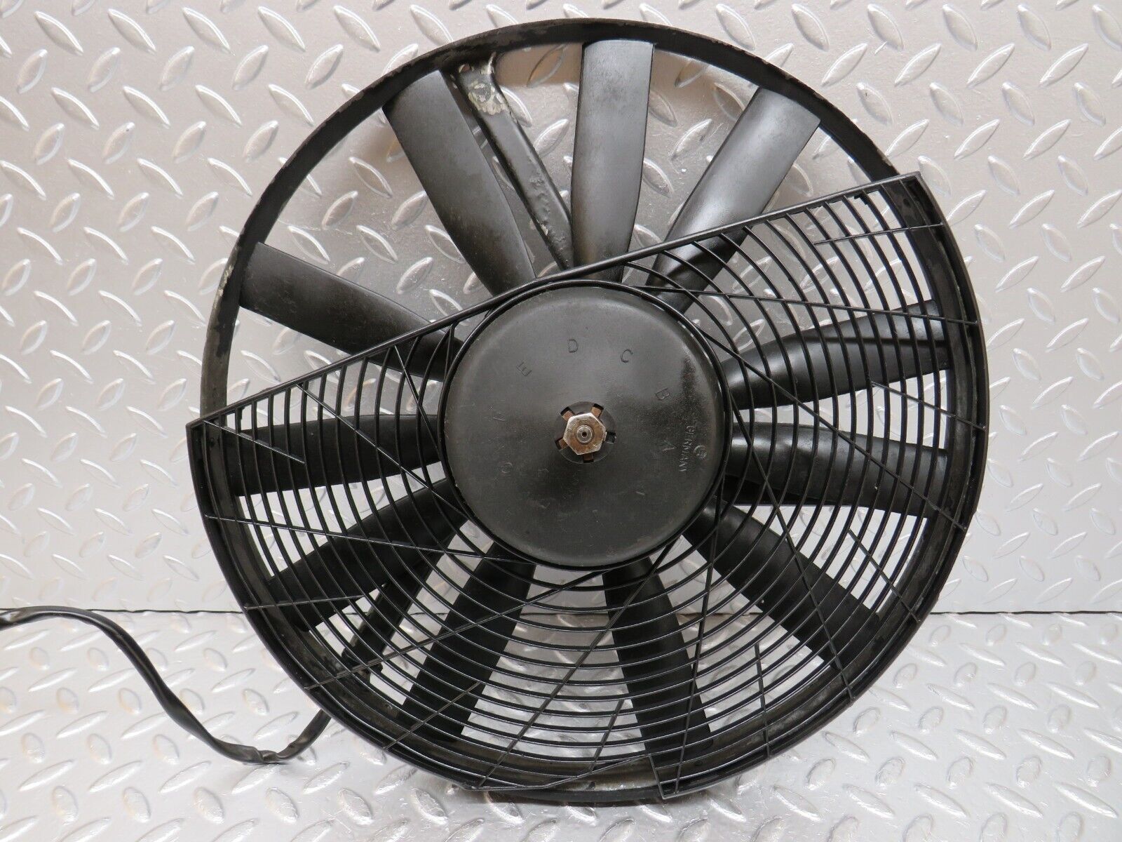 32430 Mercedes-Benz S124 300TE Wagon Engine Cooling Fan