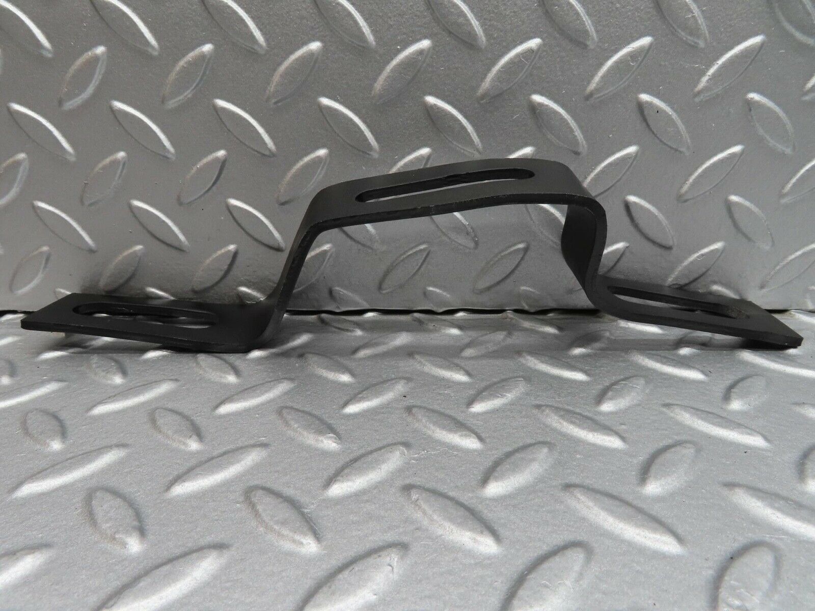 13990 Mercedes-Benz C107 280SLC Front Bumper Bracket