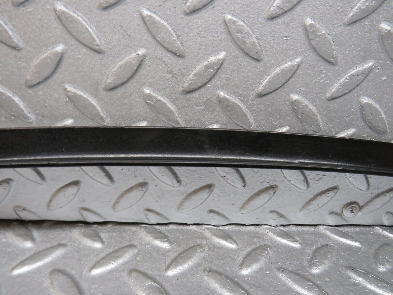 39660 Mercedes-Benz R129 320SL Coupe Left Door Front Window Channel