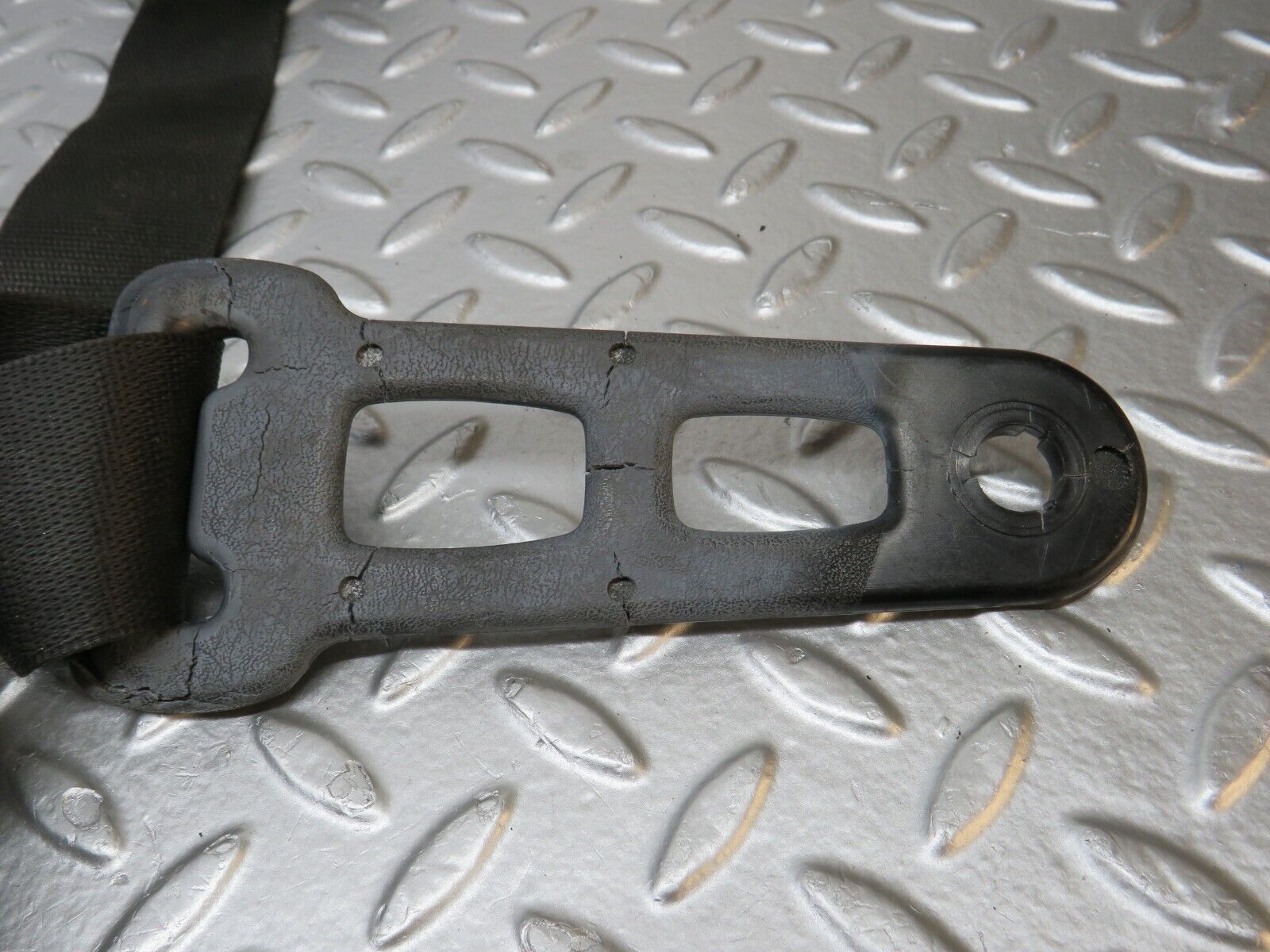 31539 Mercedes-Benz S124 220TE Third Row Seat Belt Set 1248602885 1248602785