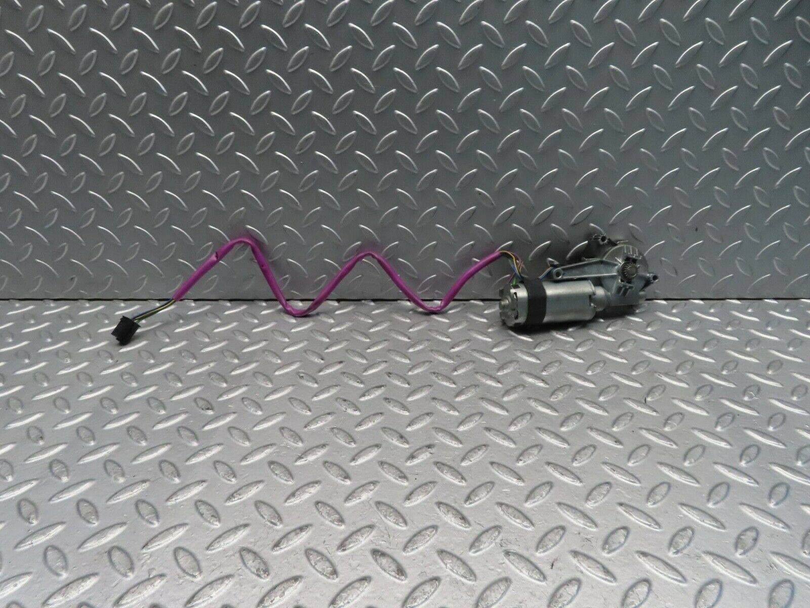 11327 Mercedes-Benz W221 S320 Sunroof Motor 2218202042