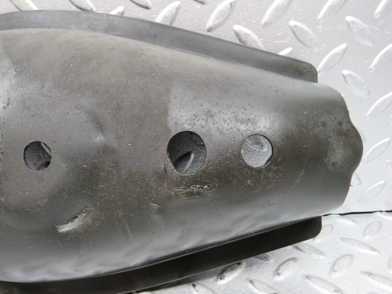 29031 Mercedes-Benz C124 320CE Coupe Rear Control Arm Cover 1293520188