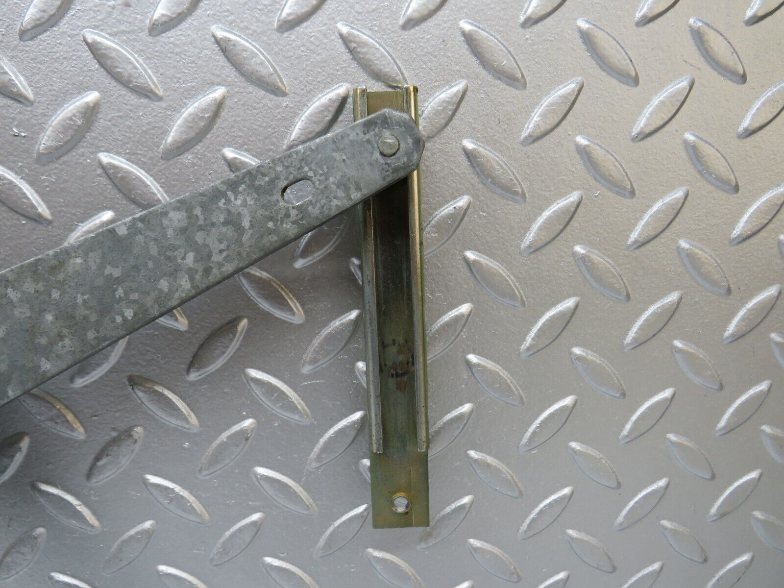 30070 Porsche 924 Right Door Power Window Regulator 477837376