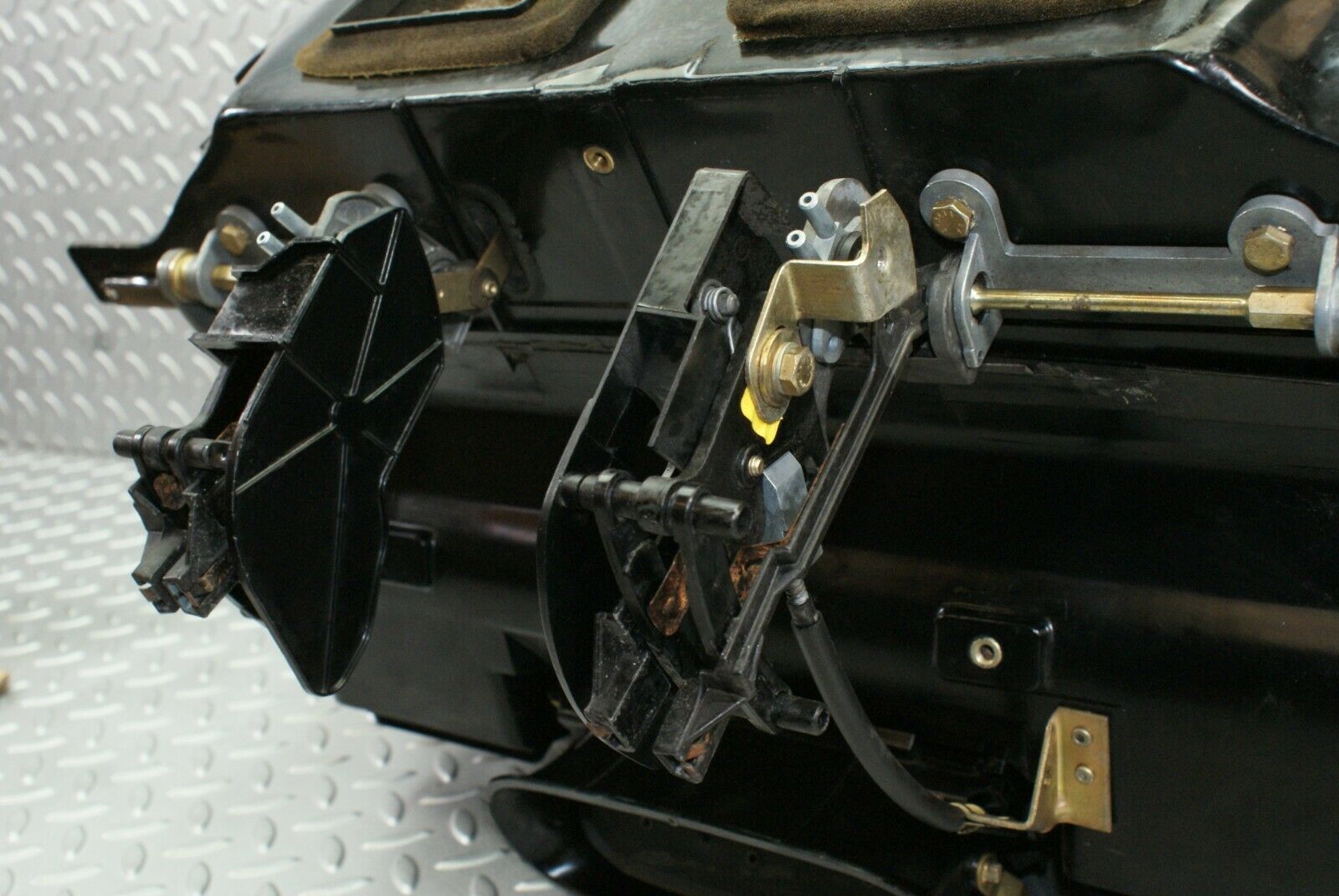 2667 Mercedes-Benz W116 350SE Heater Box Blower Housing