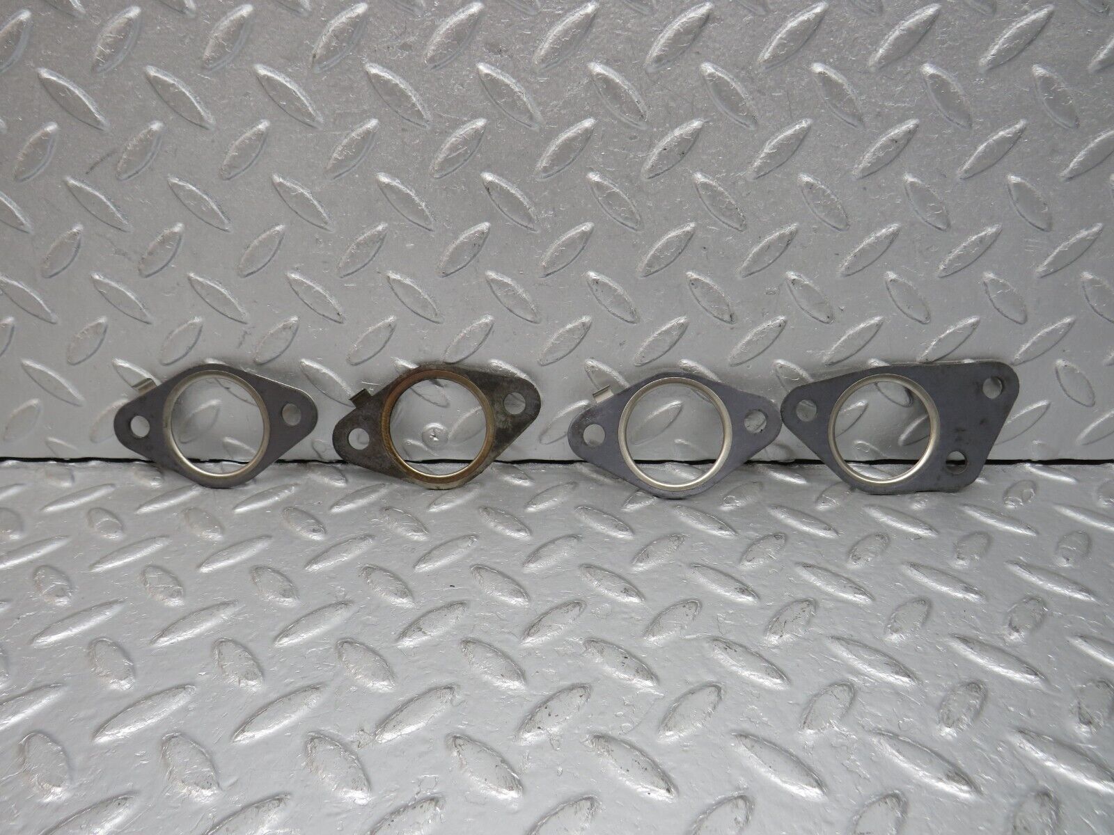 38848 Mercedes-Benz W201 190E 2.6L Exhaust Manifold Gasket Elring 1031421380 1031421480